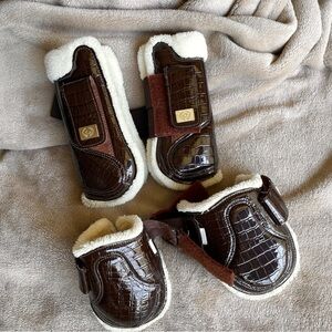 PS of Sweden Brown Crocodile Pattern tendon Horse Boots set.